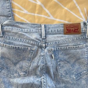 Levi’s 710 Super Skinny